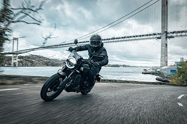 husqvarna svartpilen 401